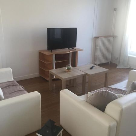 Appartement 1Er Etage Carignan 外观 照片