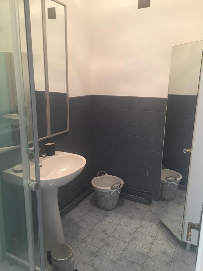 Appartement 1Er Etage Carignan 外观 照片