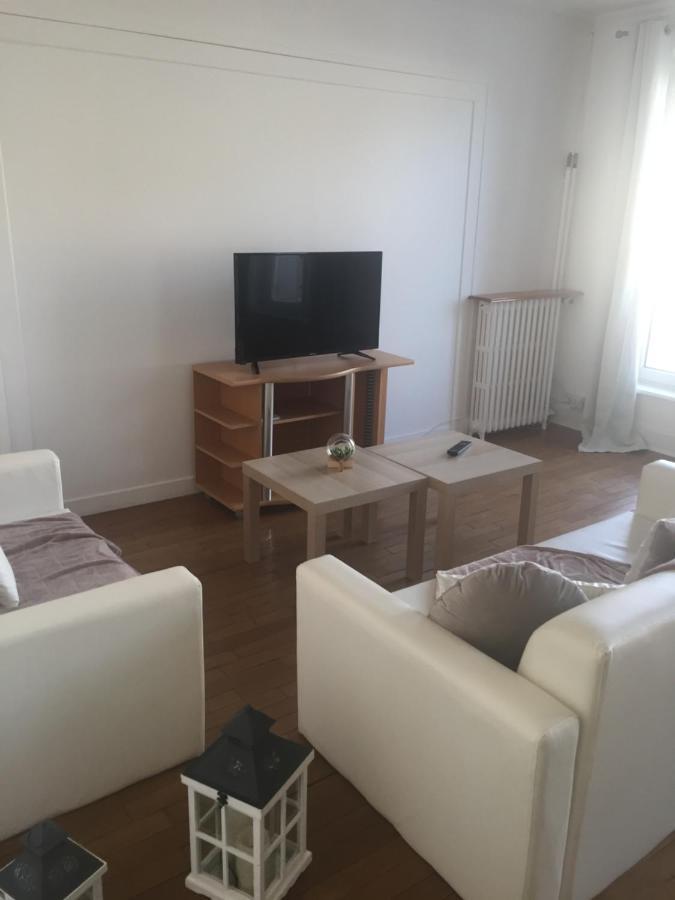 Appartement 1Er Etage Carignan 外观 照片